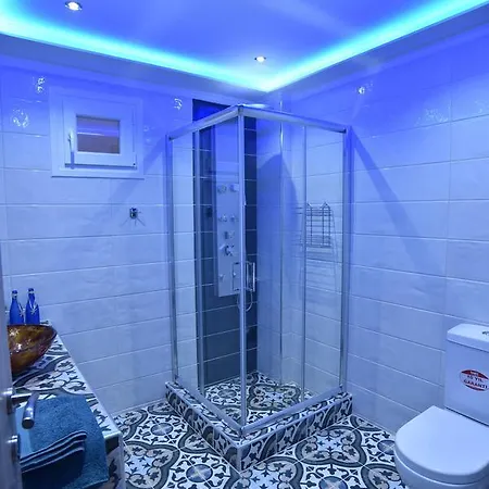 Stefania Central Apartment